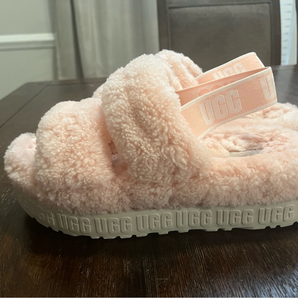 UGG platform slippers women’s sz 9